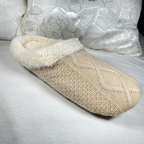 NEW! Loft Living Memory Foam Slippers - Picture 3 of 6